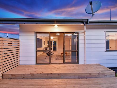 2/7 Volta Place, Clendon Park