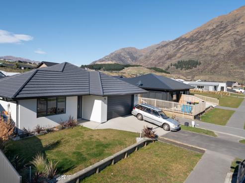 66 Toni's Terrace, Lower Shotover