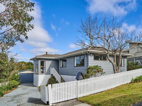 2 Gainsborough Grove, Belmont