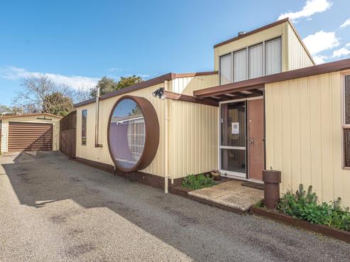 57 Lincoln Road, Springvale