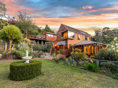 102 Soleares Avenue, Mount Pleasant