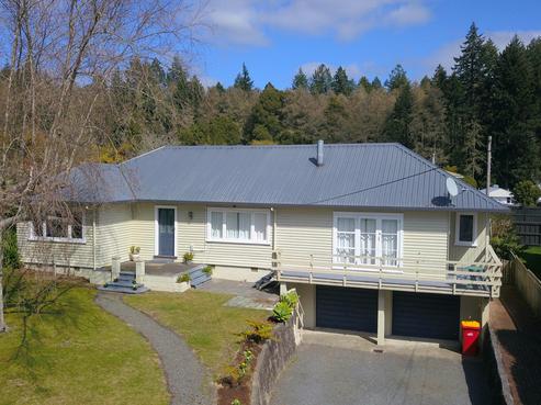 11 Lewis Road, Lynmore