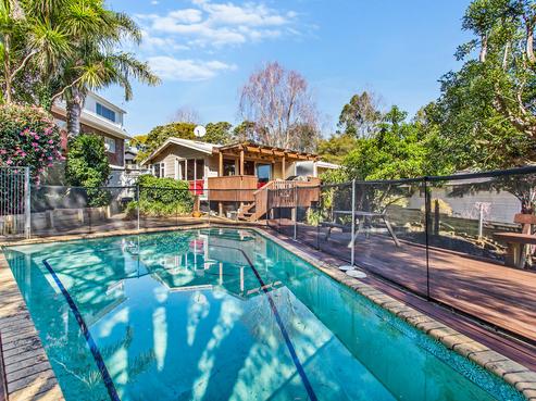 32 Gibbs Crescent, Red Hill