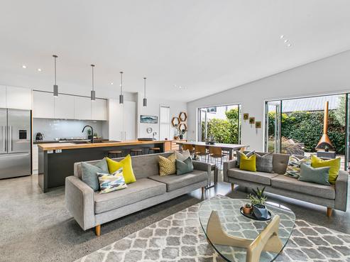 1/15 Eastern Beach Road, Eastern Beach