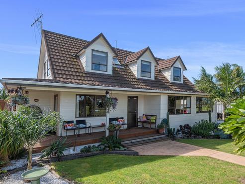 37 Pyle Road West, One Tree Point