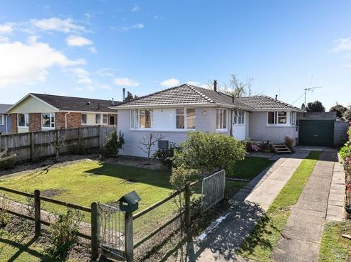 15 Aspiring Crescent, Chartwell