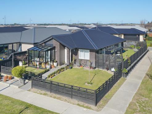 32 Whakatipu Street, Pegasus