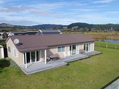 190 Ngaio Drive, Matarangi