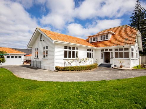 62 Kings Crescent, Central Hutt