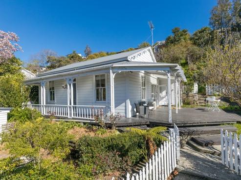 12 Russell Street, Stepneyville