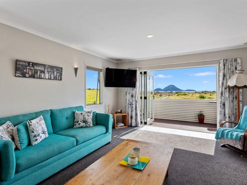 5 Esplanade Rise, Coastlands