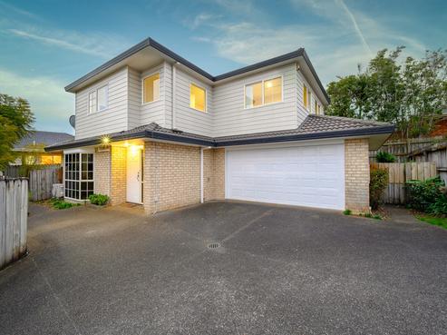 2/11 Oakridge Way, Northpark