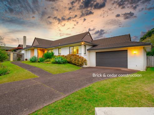 2 Camira Place, Botany Downs