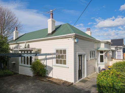 4 Falcon Street, Roslyn