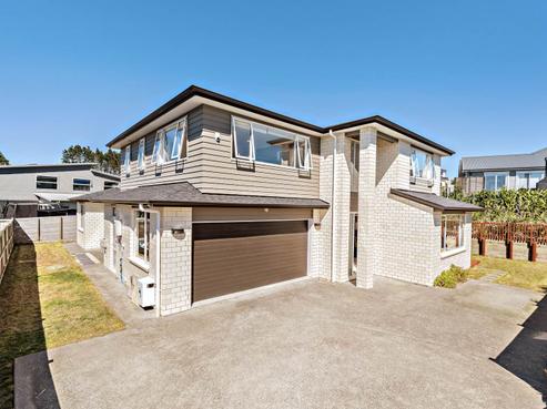 77 Colonial Drive, Silverdale