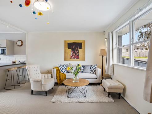 2/32 Paragon Avenue, Beach Haven