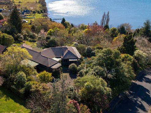 8 Tupara Crescent, Kawaha Point