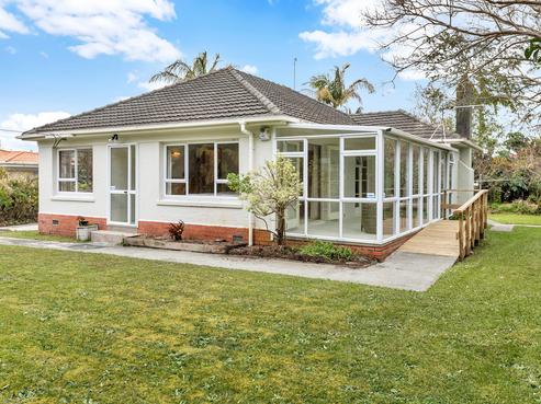 2 Commins Road, Onerahi