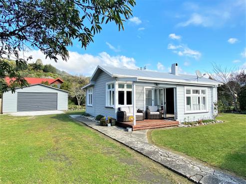 814 Abel Tasman Drive, Pohara