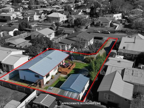 906A Lyell Street, Akina