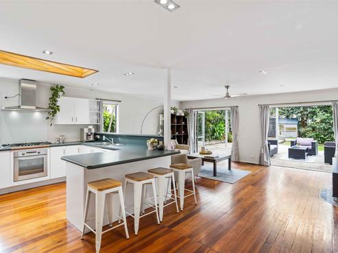 16 Creamer Avenue, Belmont