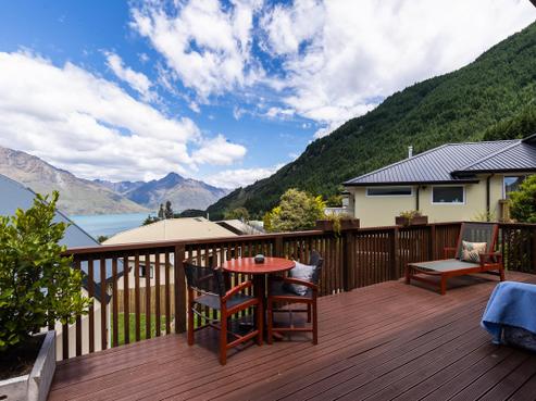 2B Wye Place, Fernhill/Sunshine Bay