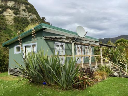 7 Nikau Heights, Karamea
