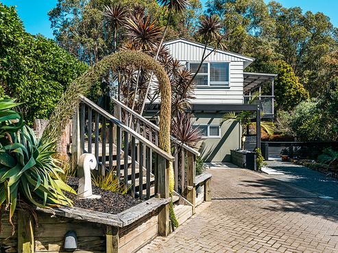 30 Alison Road, Surfdale
