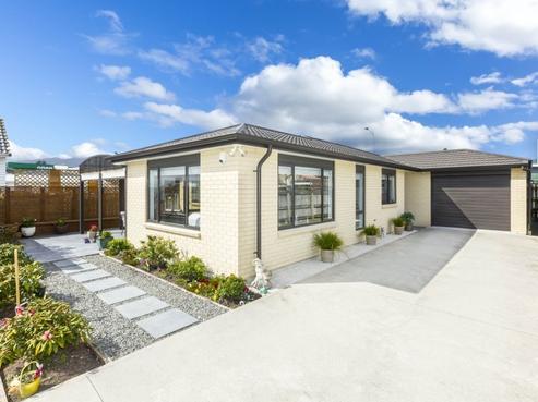 8A Savage Crescent, Upper Hutt