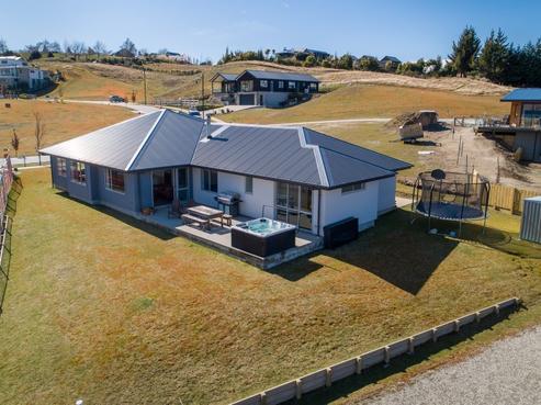 6 Barclay Place, Wanaka