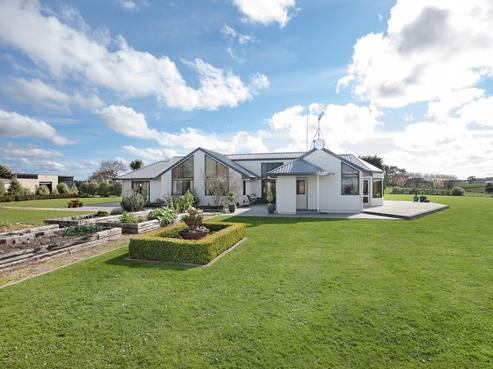 526A Mount Stewart Halcombe Road, Halcombe