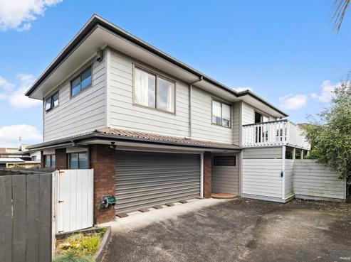 7B Queensway, Three Kings
