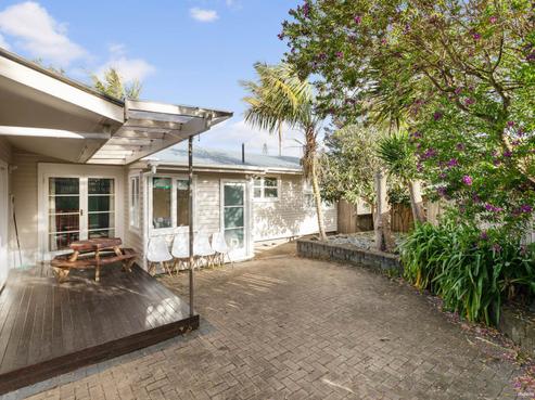 20 Bayside Avenue, Te Atatu Peninsula
