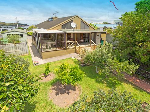 1454 Whangaparaoa Road, Army Bay