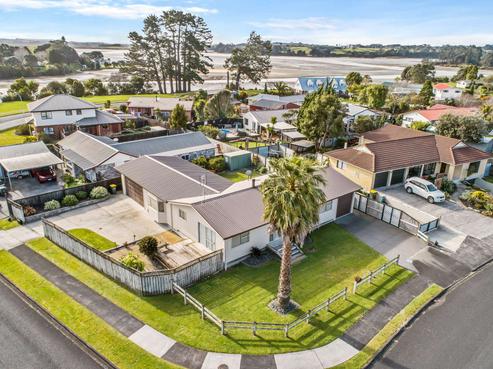 14 Harbour Crest Drive, Waiuku