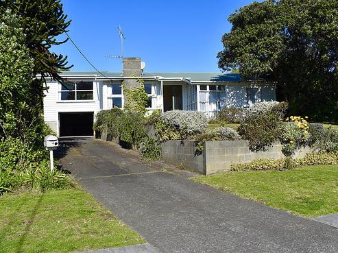 4 Mahoe Street, Otaki Beach
