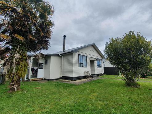 844 State Highway 7, Dobson