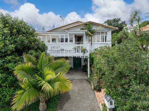 24 Cautley Street, Stanley Point