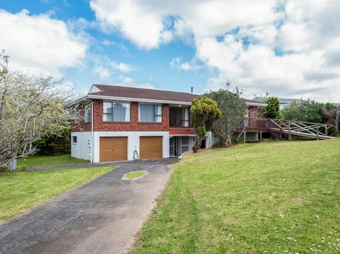 7 Regia Close, Half Moon Bay