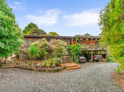 14 Bush Road, Waiatarua