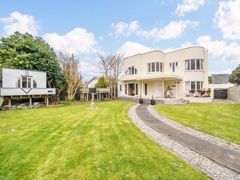 736 High Street, Boulcott