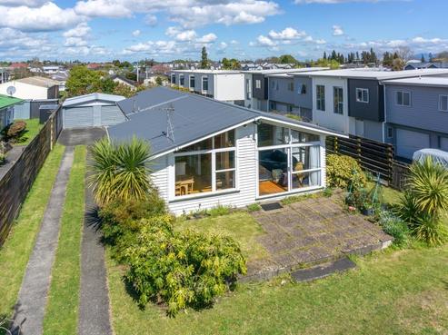 146 Old Farm Road, Hamilton East