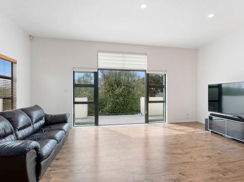 2/62 Fernhill Way, Oteha