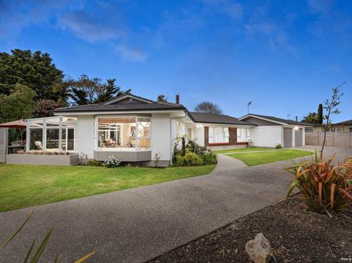 12 Magnolia Avenue, Rosehill