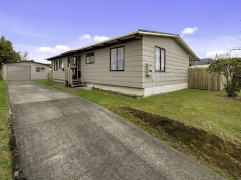 9 Thebes Street, Westbrook
