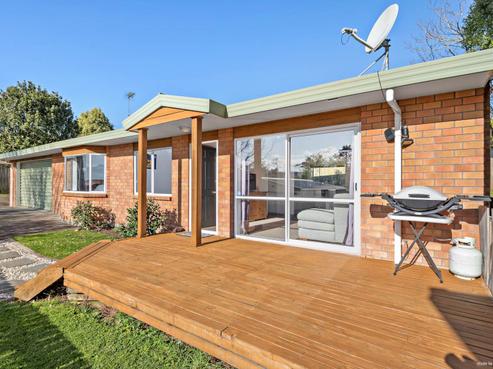 6A Quiet Street, Te Atatu South