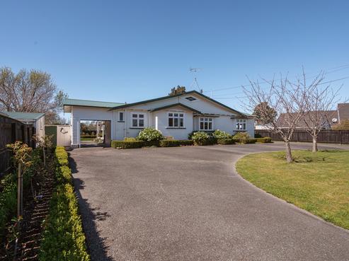 2 Bledisloe Street, Solway