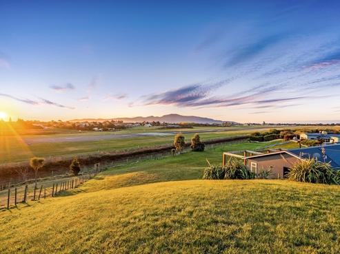 186 Milne Drive, Paraparaumu