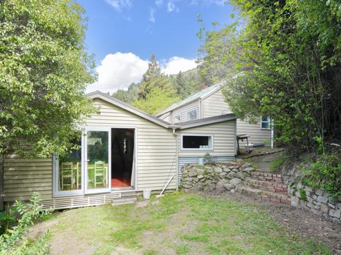321 Port Hills Road, Hillsborough
