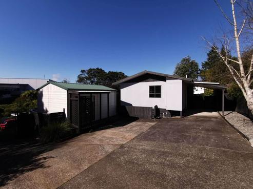 18 Riserra Drive, Ranui